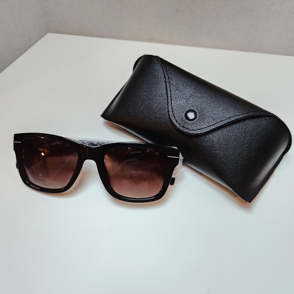 Rachel Zoe Fawn Sunglasses Black - Picture 1 of 14